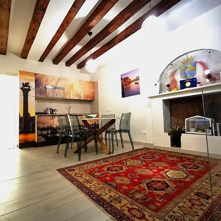 La Residenza Di Carlo Close To Piazza San Marco Appartement