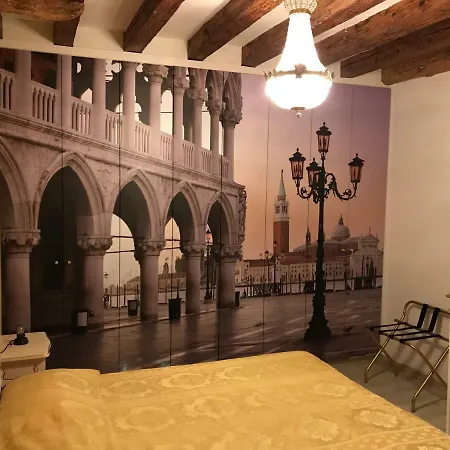 La Residenza Di Carlo Close To Piazza San Marco Apartamento